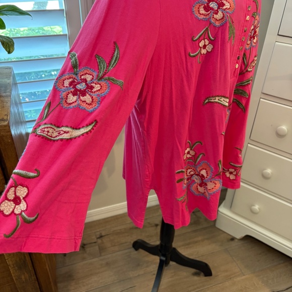 Johnny Was LIBBI 3/4 SLEEVE BUTTON FRONT TEE 2X - Picture 5 of 10